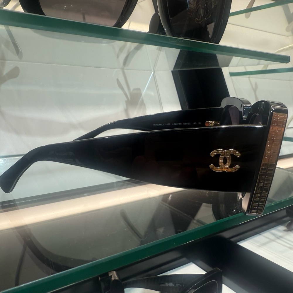 CHANEL Sunglasses Authenticated - Picture 2 of 2